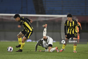 Roberto Fernández, de Peñarol, Liga AUF Uruguaya. Estadio Centenario.
