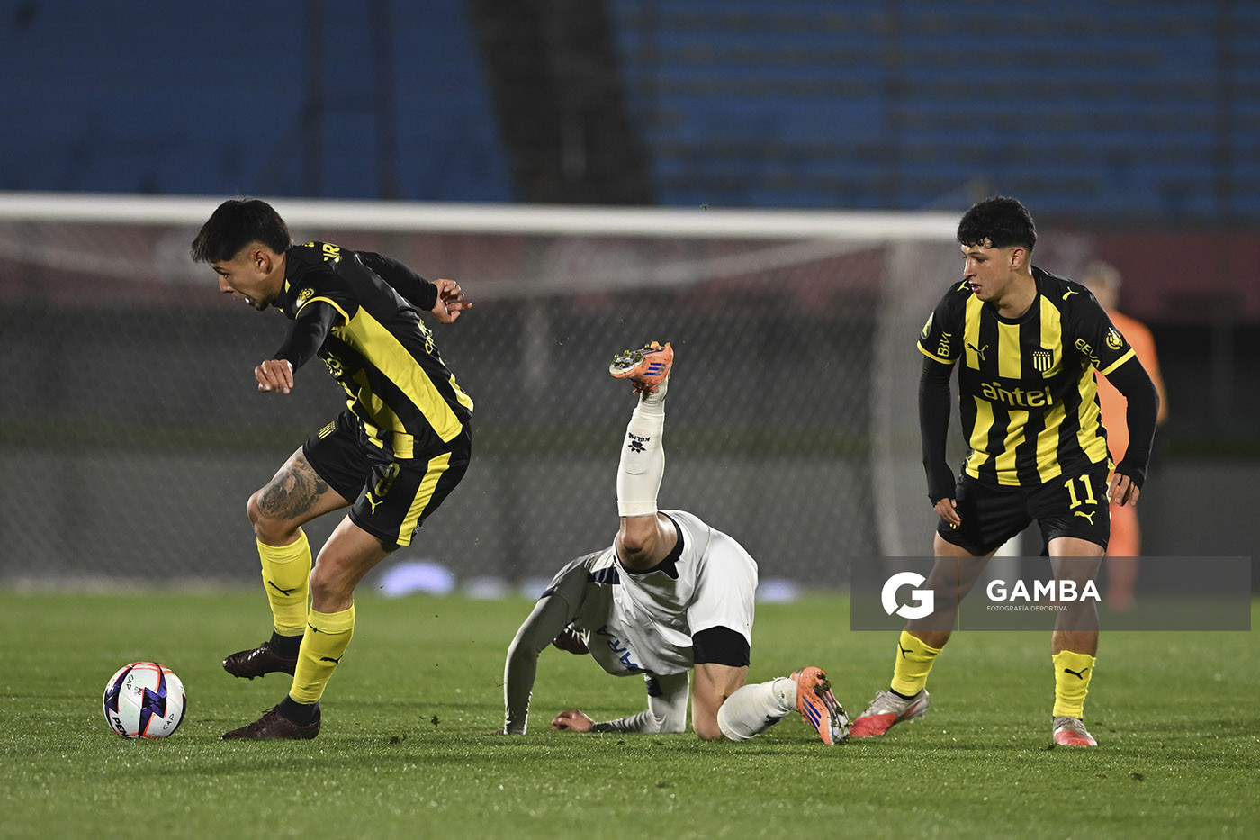 Roberto Fernández, de Peñarol, Liga AUF Uruguaya. Estadio Centenario.