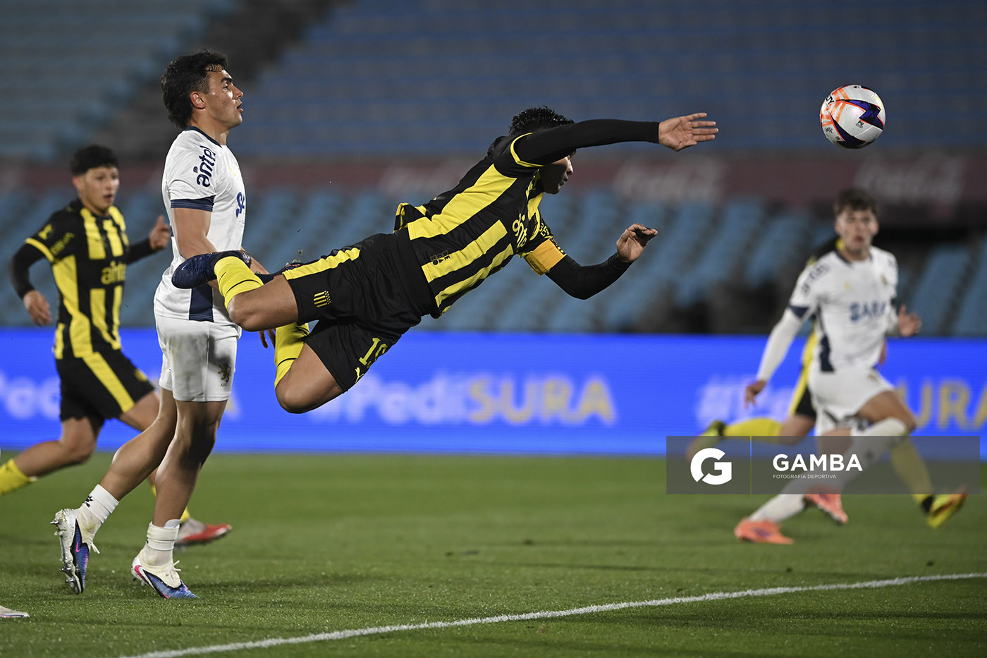 Matías Arezo, de Peñarol, Liga AUF Uruguaya. Estadio Centenario.