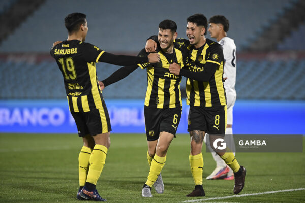 Lucas Ferreira, de Peñarol, Liga AUF Uruguaya. Estadio Centenario.