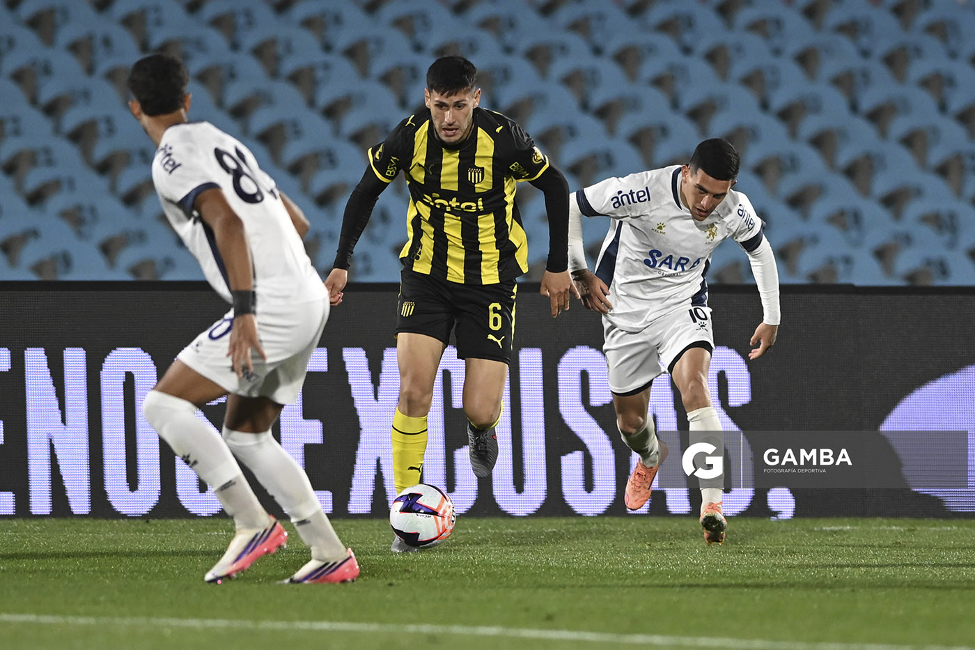 Lucas Ferreira, de Peñarol, Liga AUF Uruguaya. Estadio Centenario.