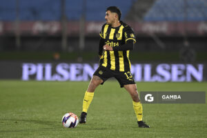 Eduardo Darias, de Peñarol, Liga AUF Uruguaya. Estadio Centenario.
