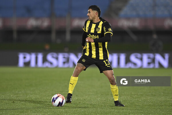 Eduardo Darias, de Peñarol, Liga AUF Uruguaya. Estadio Centenario.