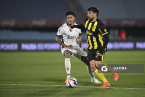 Eric Remedi, de Peñarol, Liga AUF Uruguaya. Estadio Centenario.
