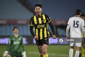 Roberto Fernández, de Peñarol, Liga AUF Uruguaya. Estadio Centenario.
