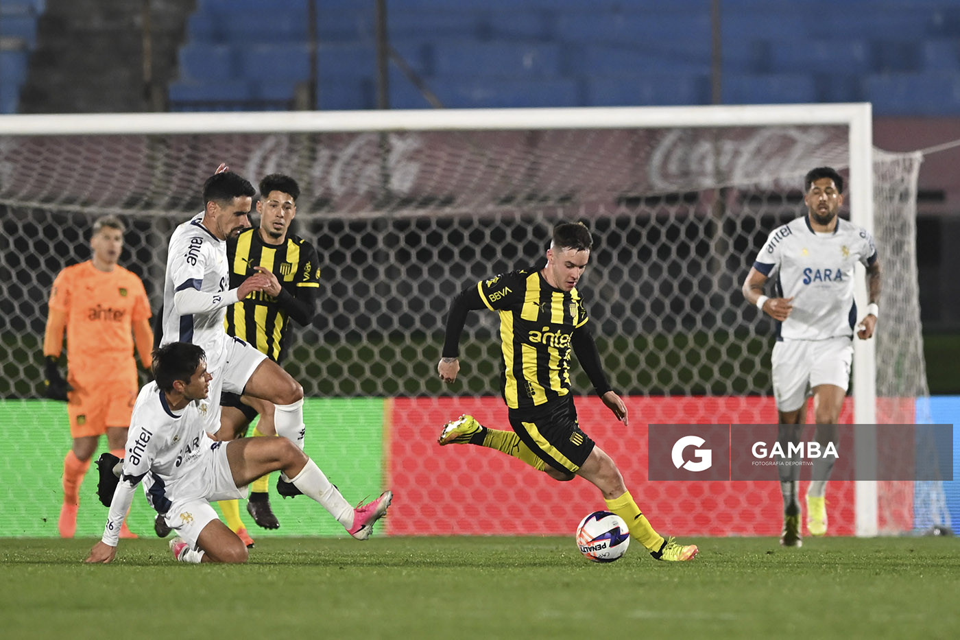 Leandro Umpiérrez, de Peñarol, Liga AUF Uruguaya. Estadio Centenario.