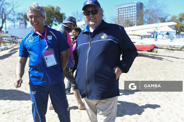 Alejandro Pereda, Secretaría Nacional de Deporte. Fernando Ucha, presidente del Comité Olímpico Uruguayo. Final del Ocho remos largos con timonel Masculino. XIII Juegos Suramericanos Santa Fe 2026.