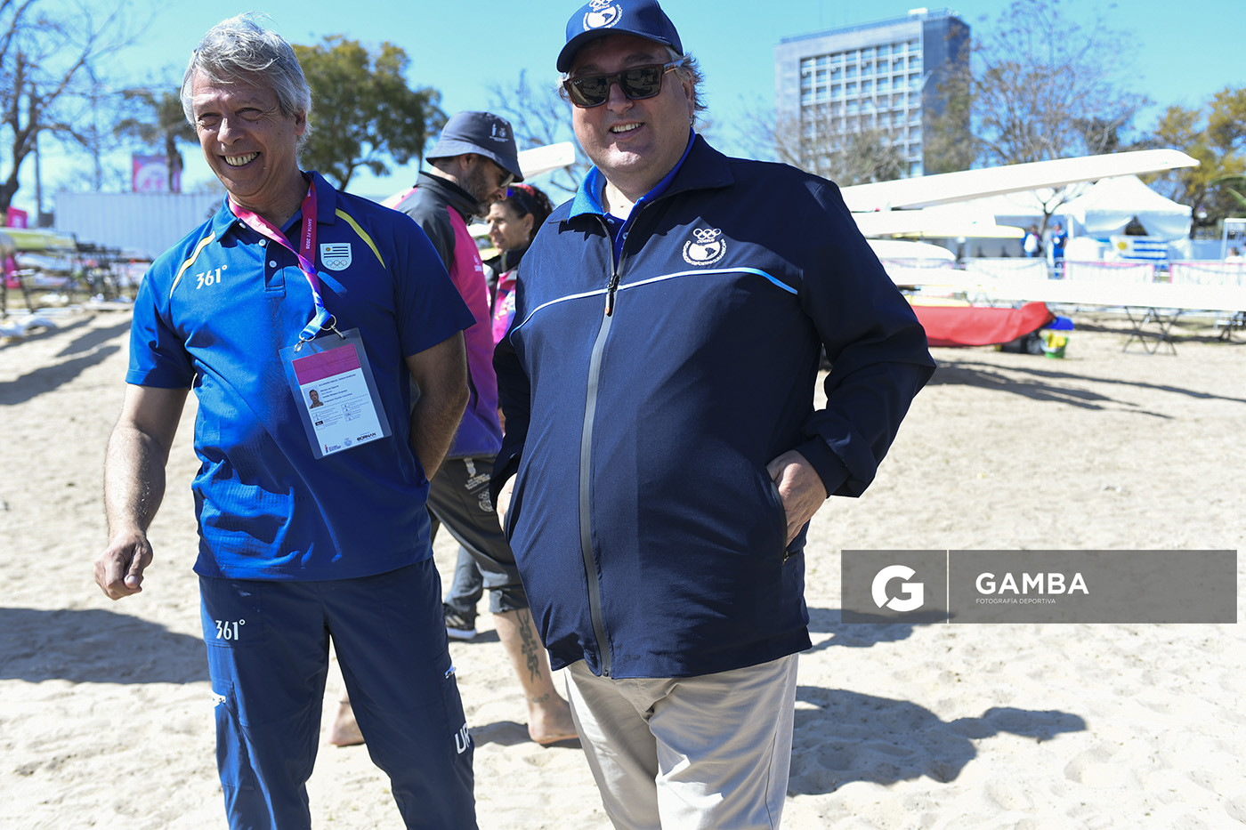 Alejandro Pereda, Secretaría Nacional de Deporte. Fernando Ucha, presidente del Comité Olímpico Uruguayo. Final del Ocho remos largos con timonel Masculino. XIII Juegos Suramericanos Santa Fe 2026.