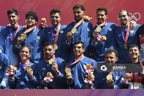 Uruguay medalla de Oro. Ocho remos largos con timonel Masculino. XIII Juegos Suramericanos Santa Fe 2026.