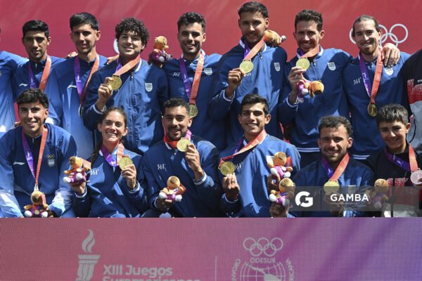 Uruguay medalla de Oro. Ocho remos largos con timonel Masculino. XIII Juegos Suramericanos Santa Fe 2026.