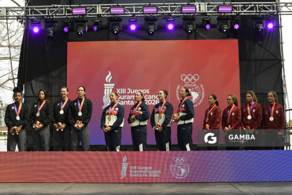 Podio de los Cuatro Pares de Remos Cortos Femenino. XIII Juegos Suramericanos Santa Fe 2026.