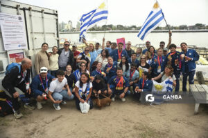 Remeros y familiares en el cierre de la competencia. XIII Juegos Suramericanos Santa Fe 2026.