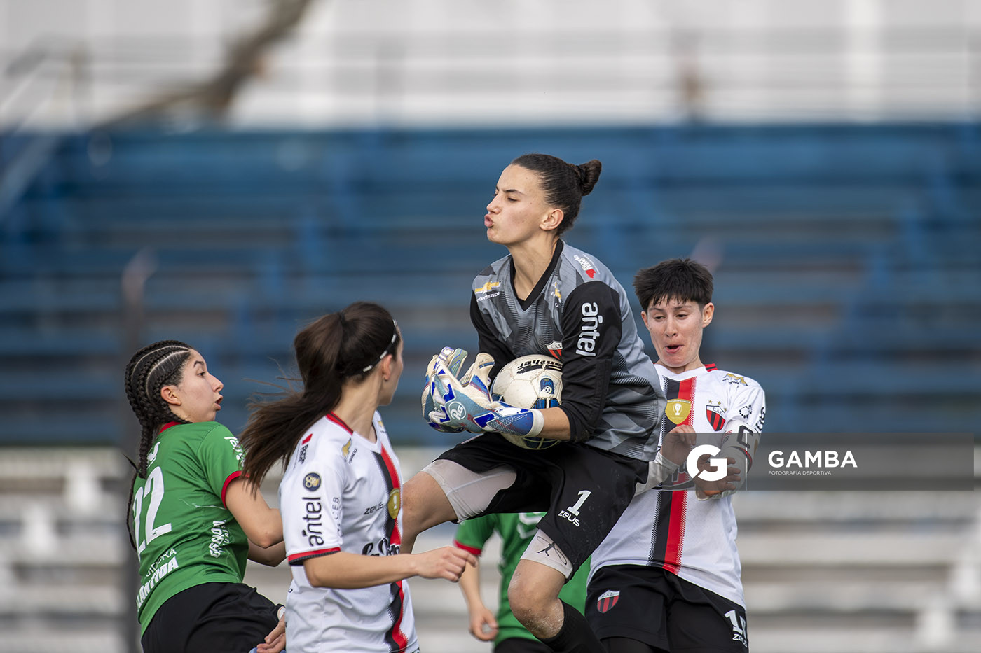 Florencia Moreno, golera de Litoral, 24ª Copa Nacional de Fútbol Femenino .