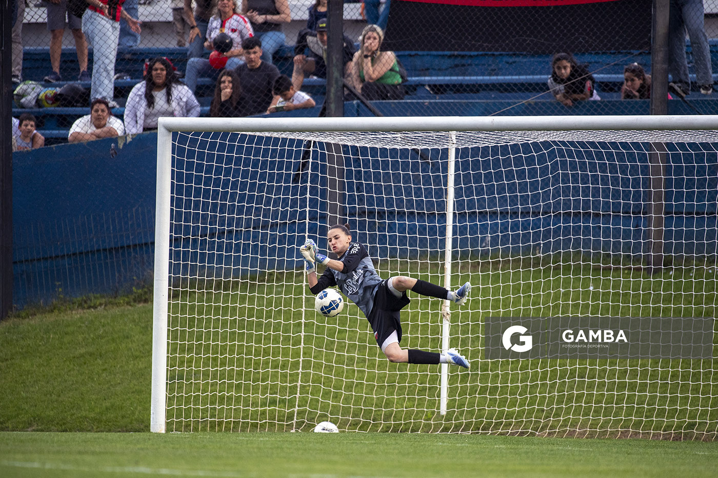 Florencia Moreno, golera de Litoral, 24ª Copa Nacional de Fútbol Femenino .