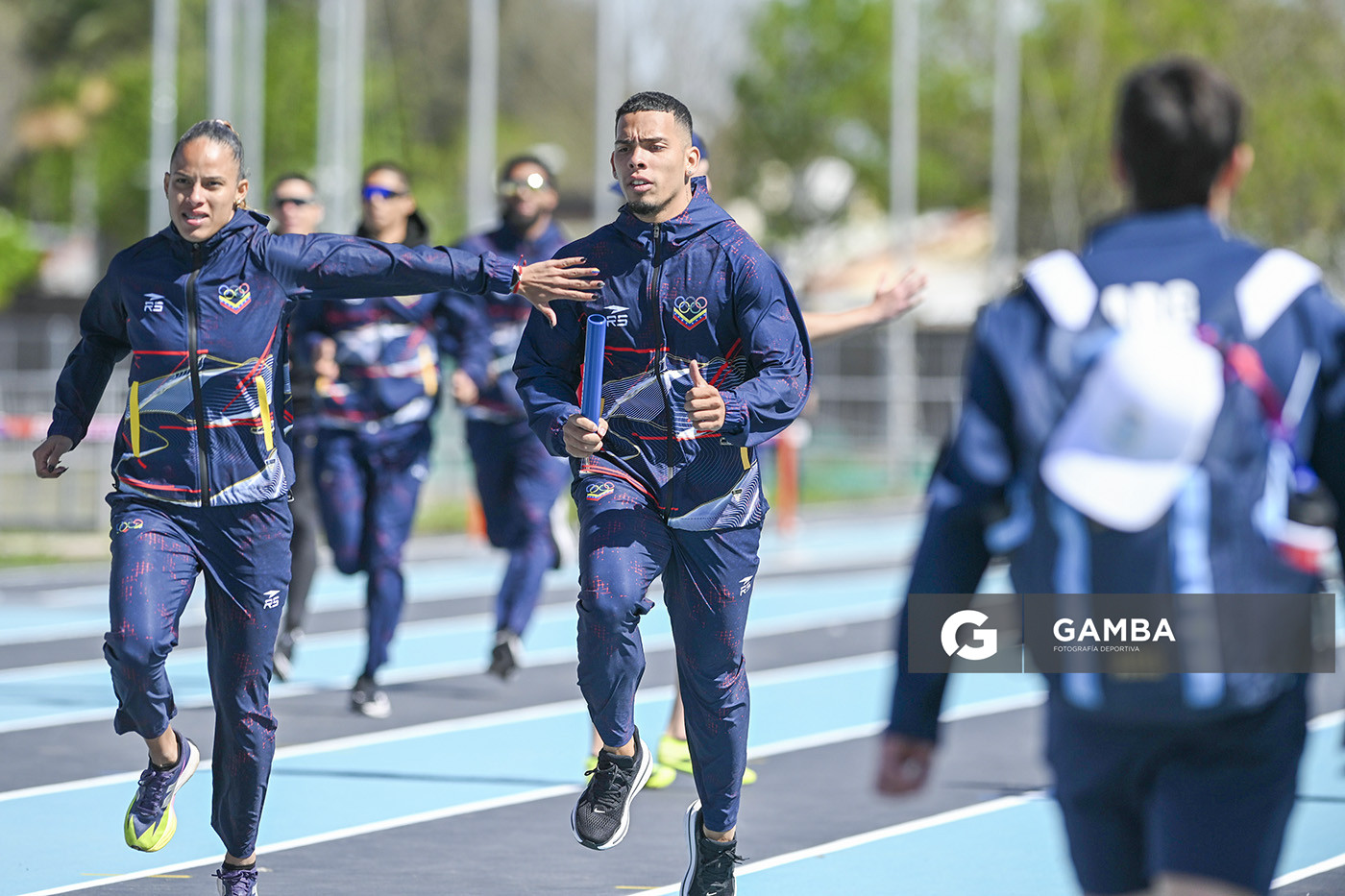 Atletas en sesión de entrenamiento. XIII Juegos Suramericanos Santa Fe 2026.