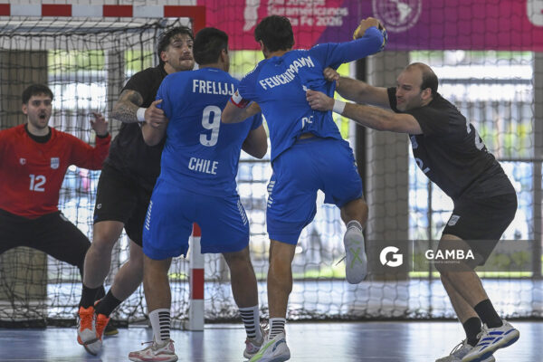 Juan Anández, Gabriel Chaparro y Sebastián Vecino, de Uruguay. XIII Juegos Suramericanos Santa Fe 2026.