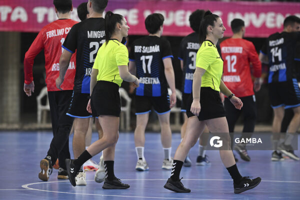 Bruna y Renata Correa, árbitras. XIII Juegos Suramericanos Santa Fe 2026.