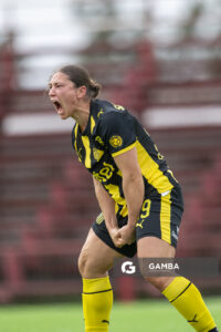Miya Grant-Clavijo, de Peñarol, Campeonato Uruguayo Femenino. Complejo Rentistas.