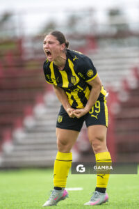 Miya Grant-Clavijo, de Peñarol, Campeonato Uruguayo Femenino. Complejo Rentistas.