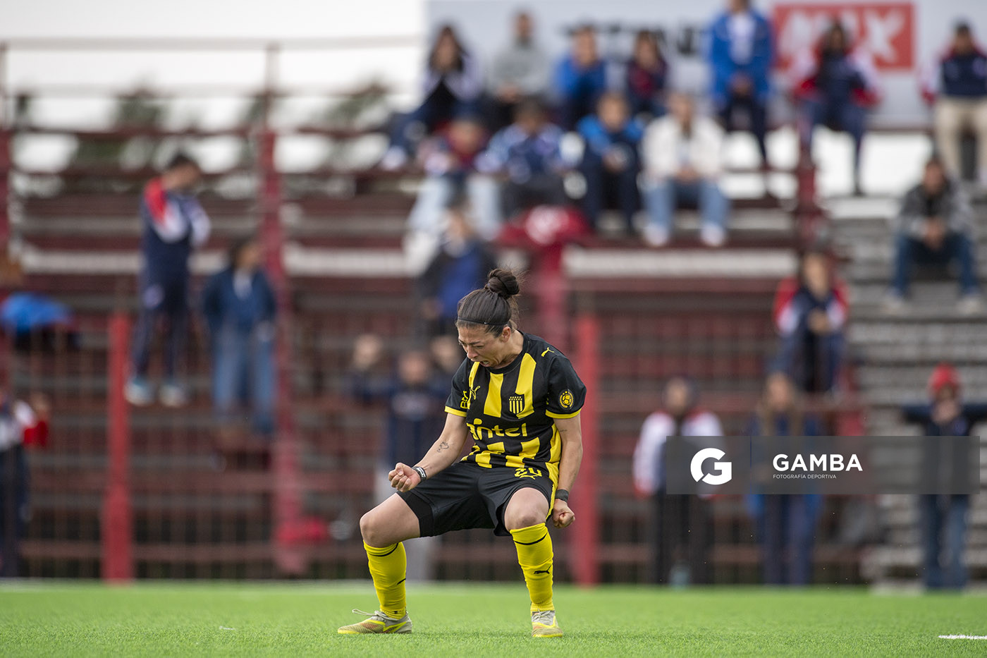 Lorena Graña, de Peñarol, Campeonato Uruguayo Femenino. Complejo Rentistas.