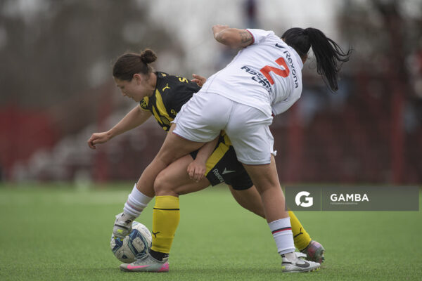 Miya Grant-Clavijo, de Peñarol, Campeonato Uruguayo Femenino. Complejo Rentistas.