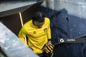 Abel Hernández, de Peñarol, Liga AUF Uruguaya. Estadio Centenario.