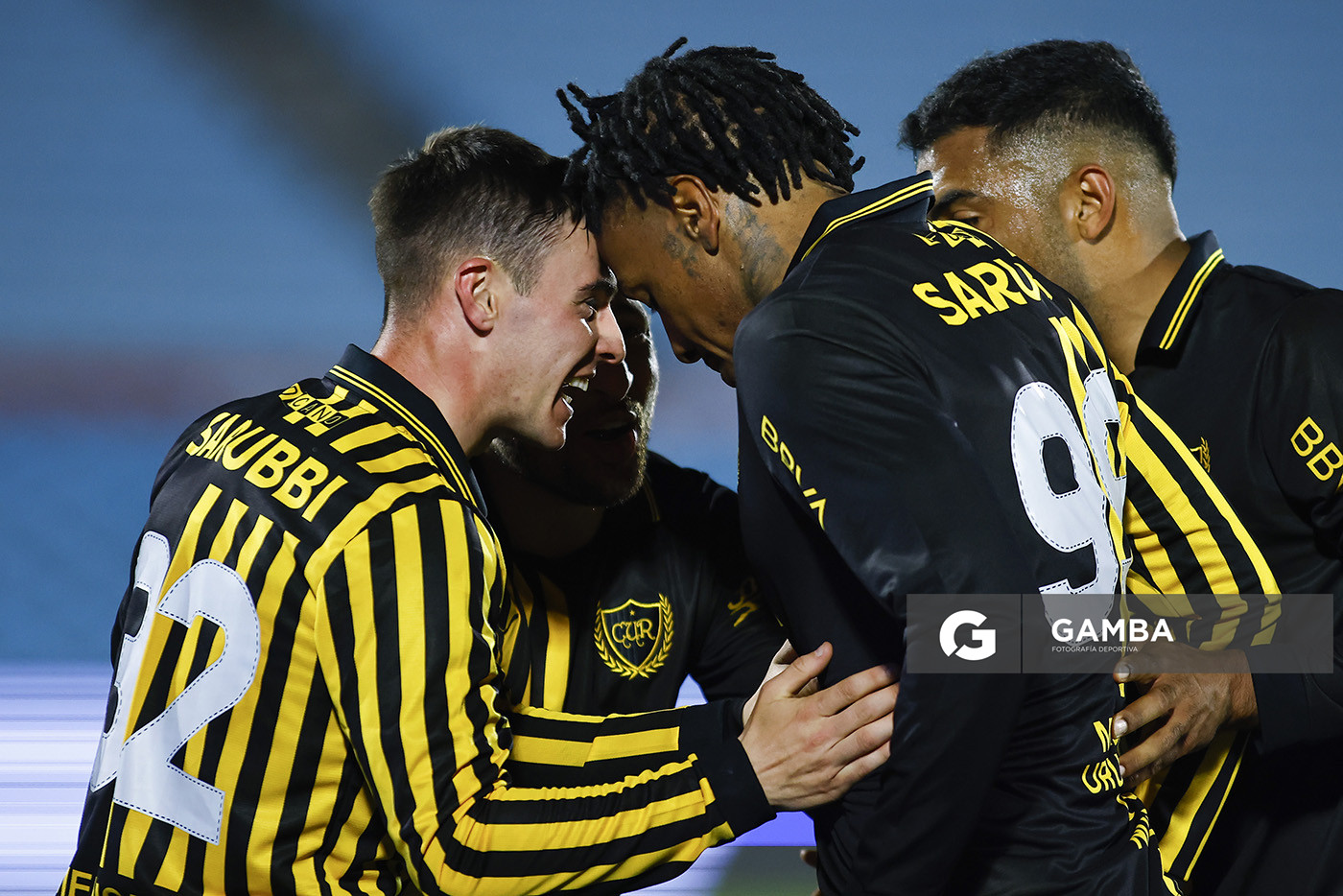 Abel Hernández, de Peñarol, Liga AUF Uruguaya. Estadio Centenario.