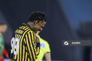 Abel Hernández, de Peñarol, Liga AUF Uruguaya. Estadio Centenario.