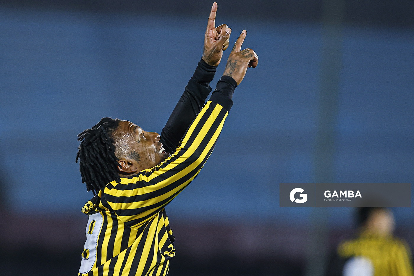 Abel Hernández, de Peñarol, Liga AUF Uruguaya. Estadio Centenario.
