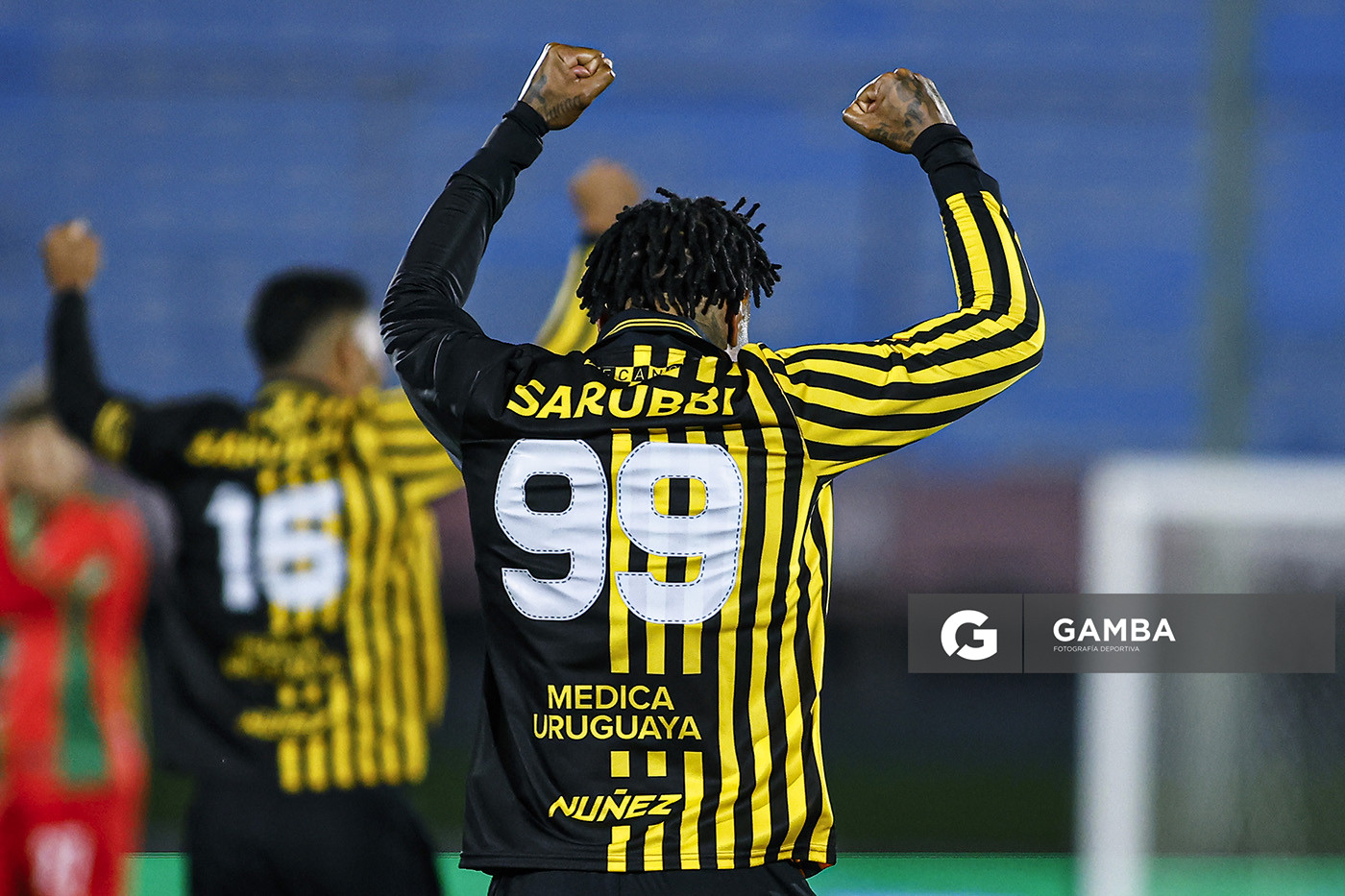Abel Hernández, de Peñarol, Liga AUF Uruguaya. Estadio Centenario.