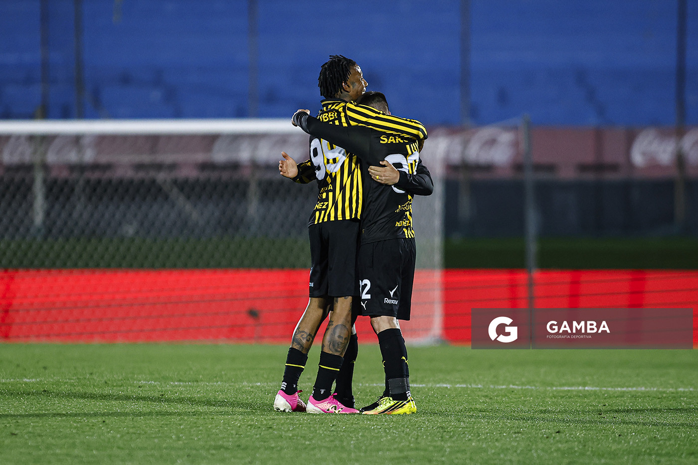 Abel Hernández, de Peñarol, Liga AUF Uruguaya. Estadio Centenario.