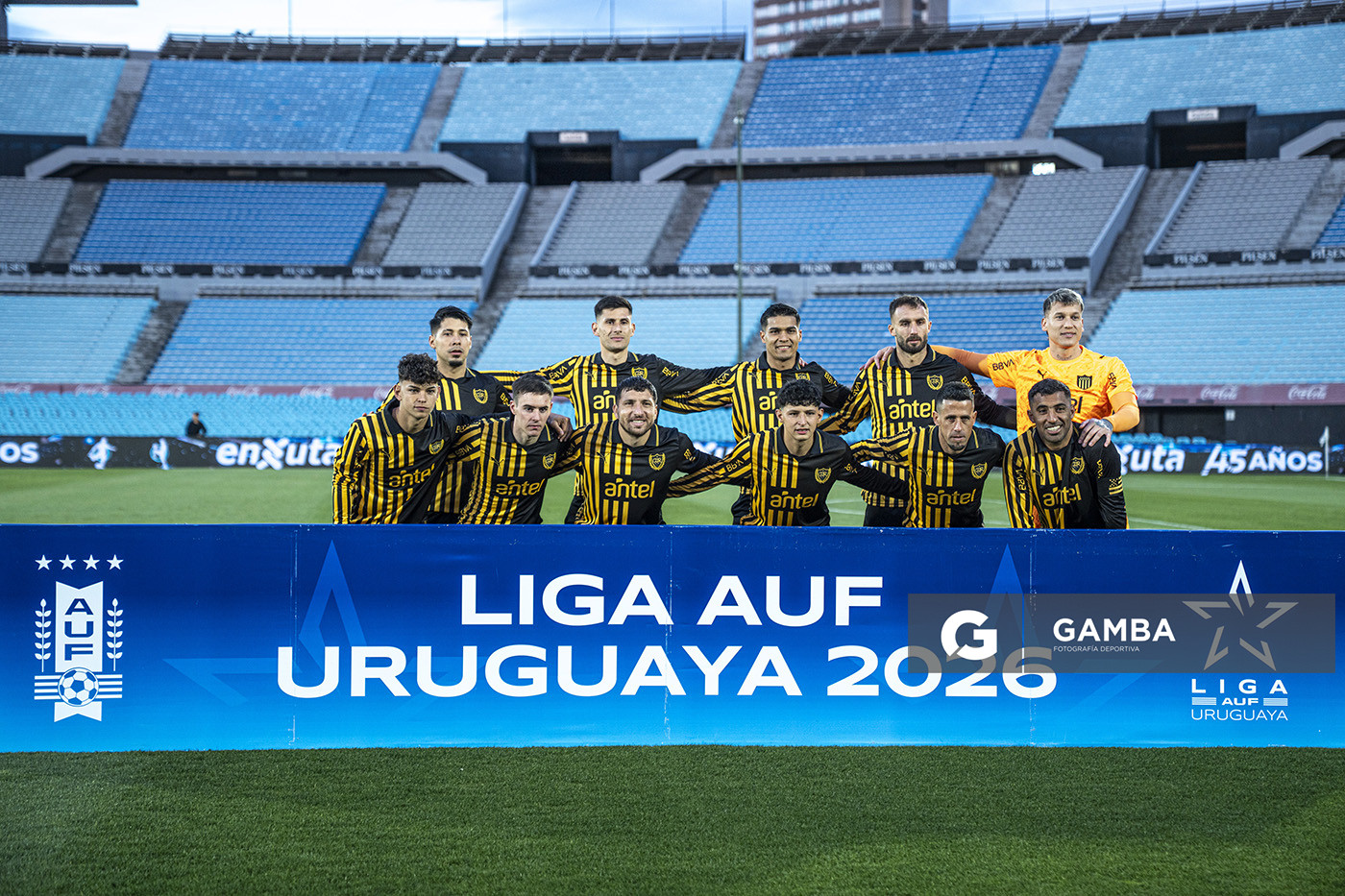 Titulares de Peñarol. Liga AUF Uruguaya. Estadio Centenario.