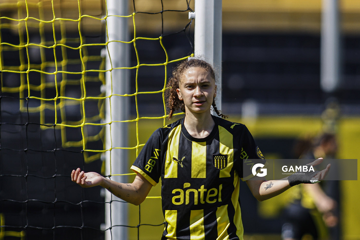 Micaela Domínguez, de Peñarol, Campeonato Uruguayo Femenino. Estadio Campeón del Siglo.