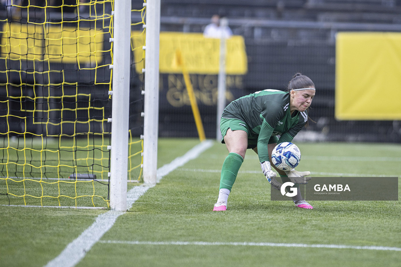 Luana Silveira, golera de San Jacinto Albion, Campeonato Uruguayo Femenino. Estadio Campeón del Siglo.