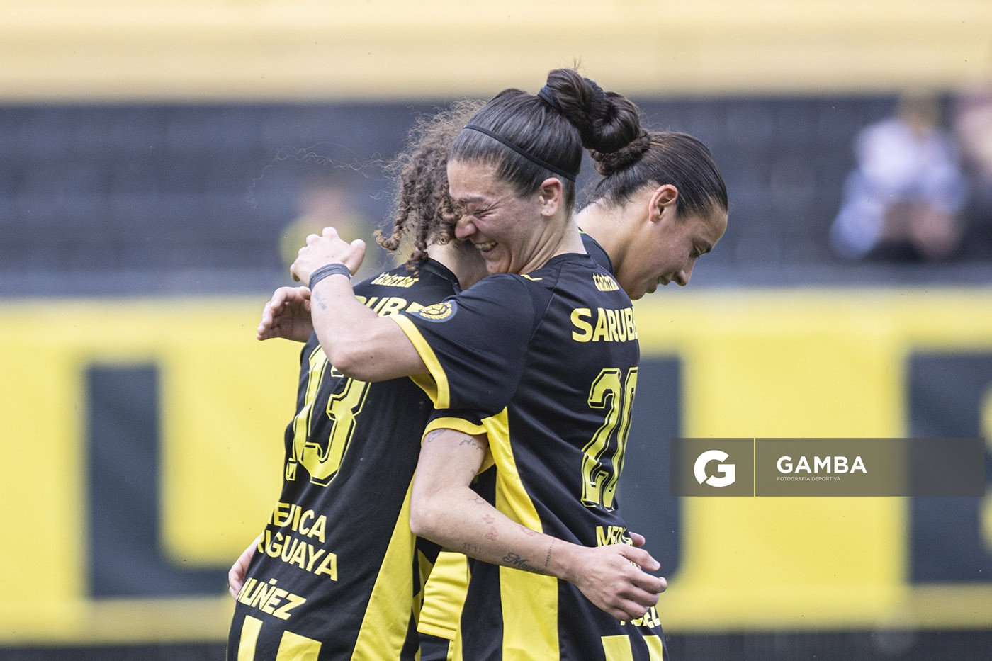 Lorena Graña, de Peñarol, Campeonato Uruguayo Femenino. Estadio Campeón del Siglo.
