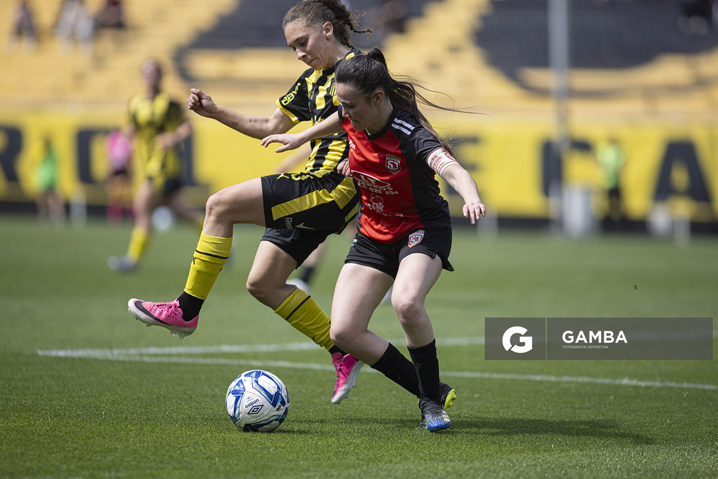 Micaela Domínguez, de Peñarol, Campeonato Uruguayo Femenino. Estadio Campeón del Siglo.