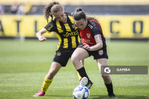 Ivanna Larrosa, de San Jacinto Albion, Campeonato Uruguayo Femenino. Estadio Campeón del Siglo.