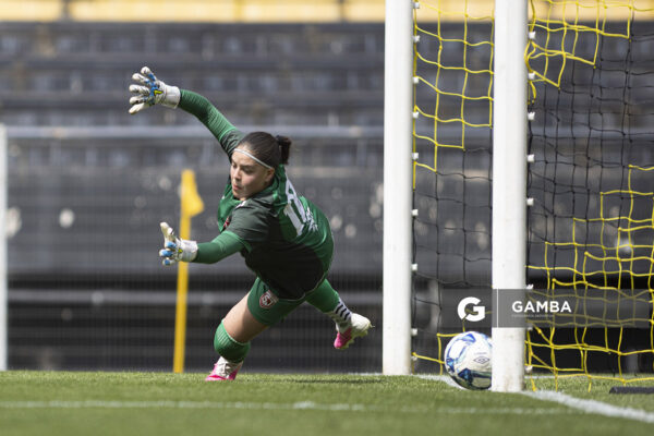 Luana Silveira, golera de San Jacinto Albion, Campeonato Uruguayo Femenino. Estadio Campeón del Siglo.