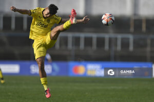 Thiago Espinosa, de Peñarol, Liga AUF Uruguaya. Estadio Luis Tróccoli.