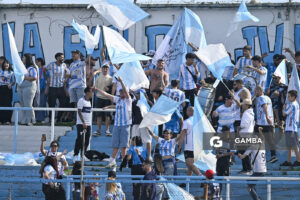 Hinchas de Cerro, Liga AUF Uruguaya. Estadio Luis Tróccoli.