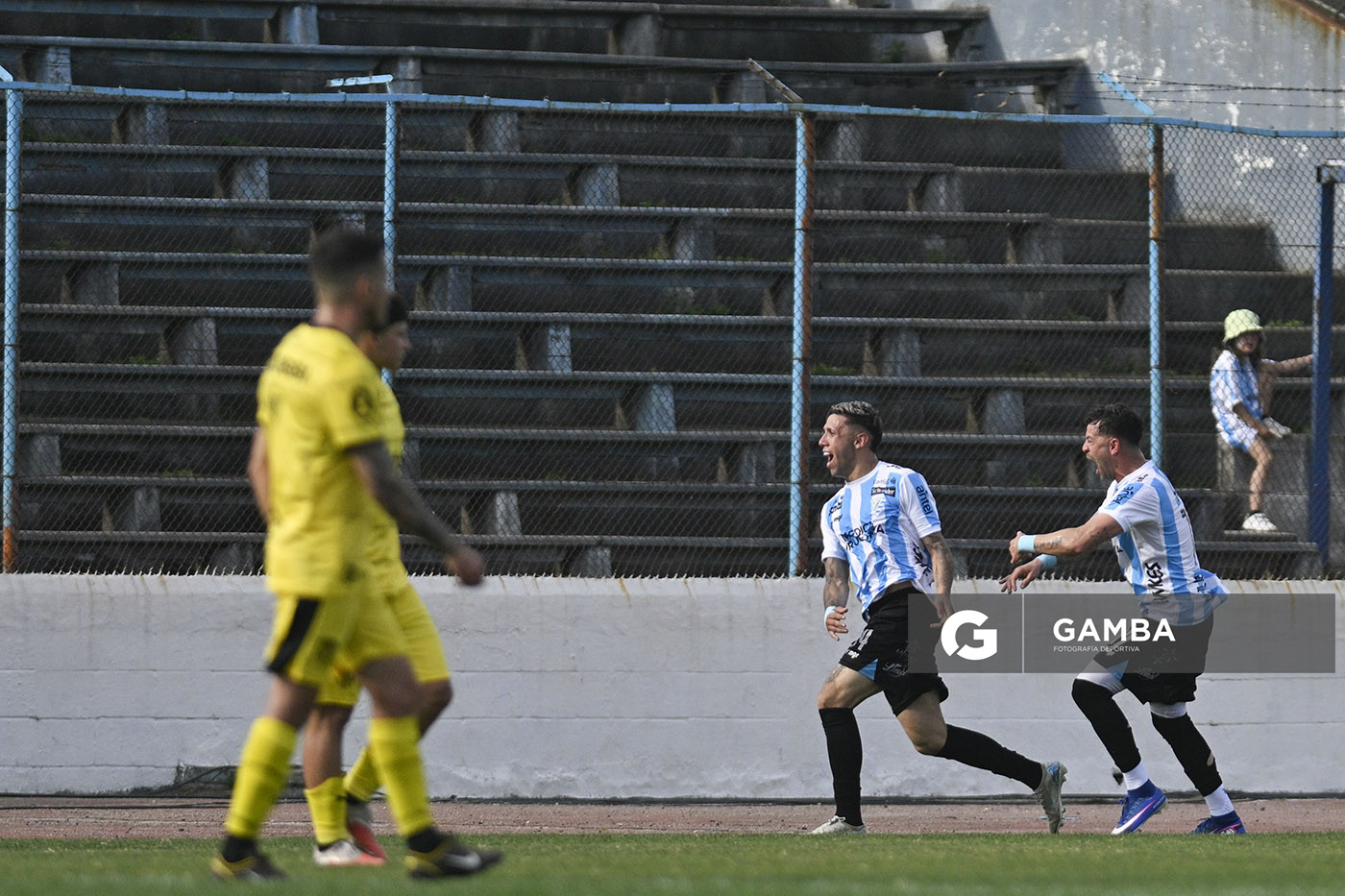 Emiliano Rodríguez, de Cerro, Liga AUF Uruguaya. Estadio Luis Tróccoli.