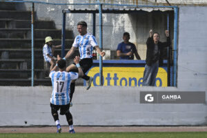 Emiliano Rodríguez, de Cerro, Liga AUF Uruguaya. Estadio Luis Tróccoli.