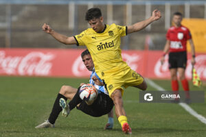 Thiago Espinosa, de Peñarol, Liga AUF Uruguaya. Estadio Luis Tróccoli.