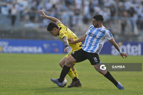 Roberto Fernández, de Peñarol, Liga AUF Uruguaya. Estadio Luis Tróccoli.