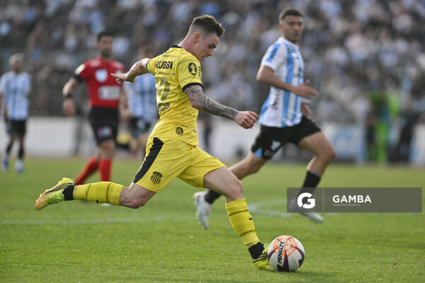 Leandro Umpiérrez, de Peñarol, Liga AUF Uruguaya. Estadio Luis Tróccoli.