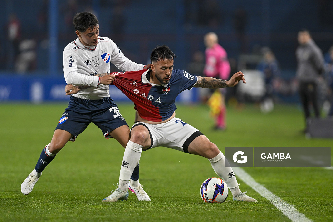 Santiago Costa, de Albion, Copa AUF Uruguay. Estadio Gran Parque Central.