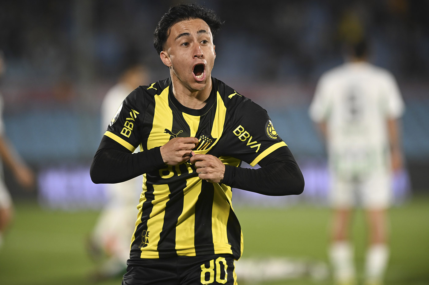 Racing 0 - Peñarol 1. F9CL26.