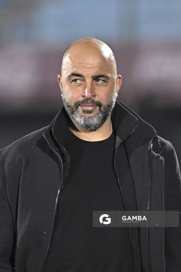 Marcelo Méndez, director técnico de Montevideo City Torque, Liga AUF Uruguaya. Estadio Centenario.