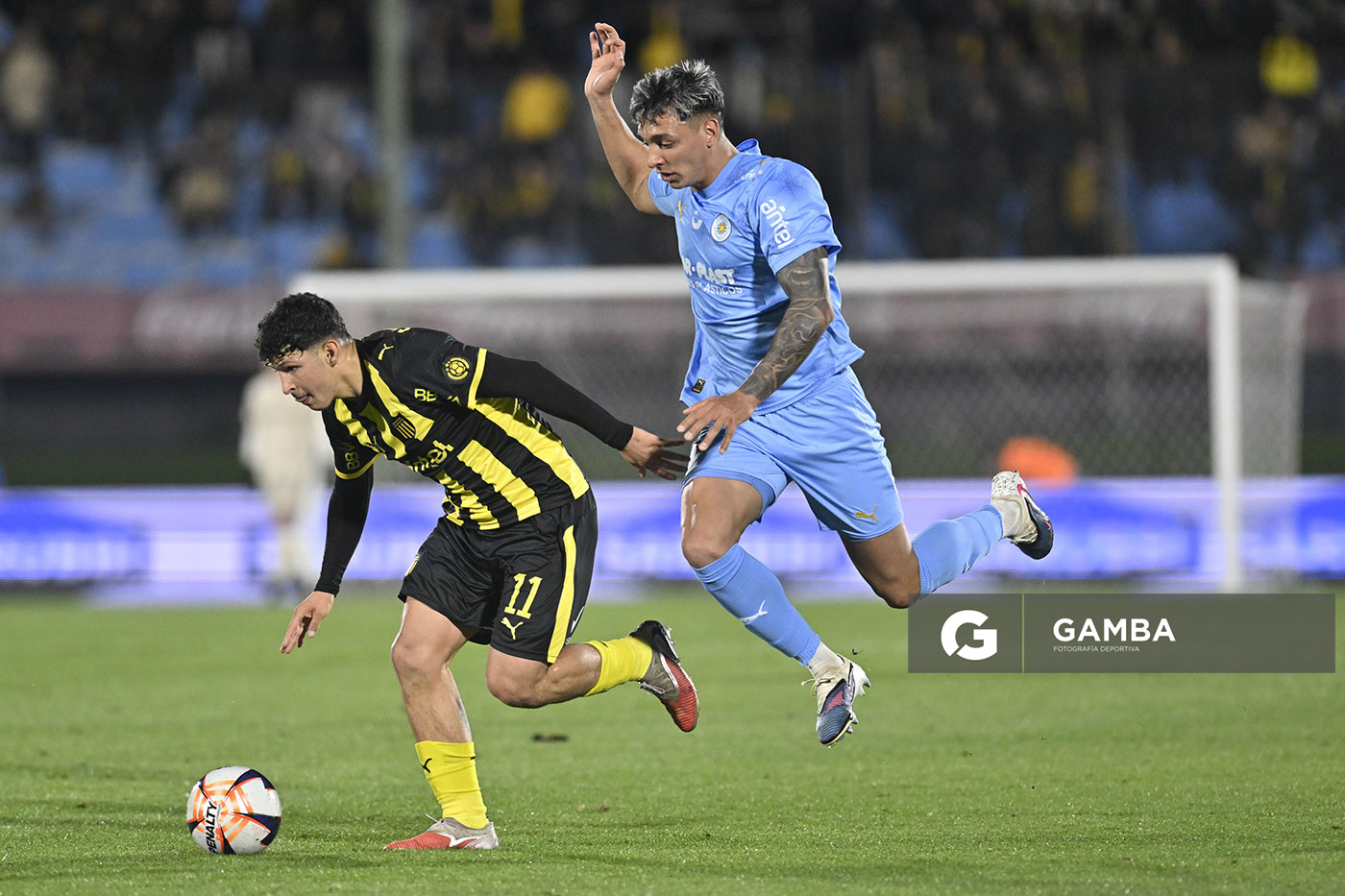 Cristian Leonel Jaime, de Peñarol, Liga AUF Uruguaya. Estadio Centenario.