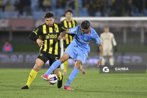 Diogo Guzmán, de Montevideo City Torque, Liga AUF Uruguaya. Estadio Centenario.